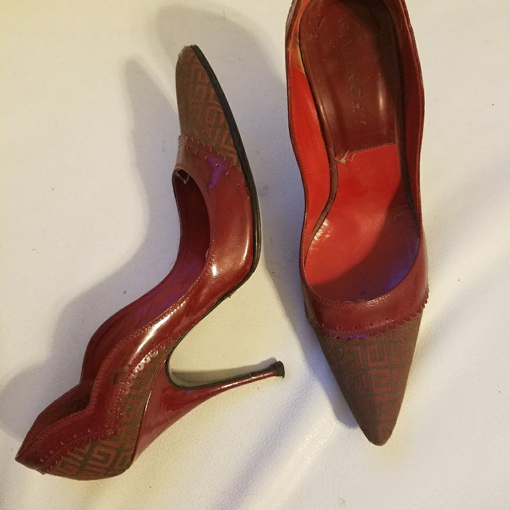 GIVENCHY pumps
